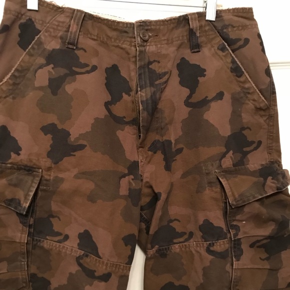 mens distressed camo shorts